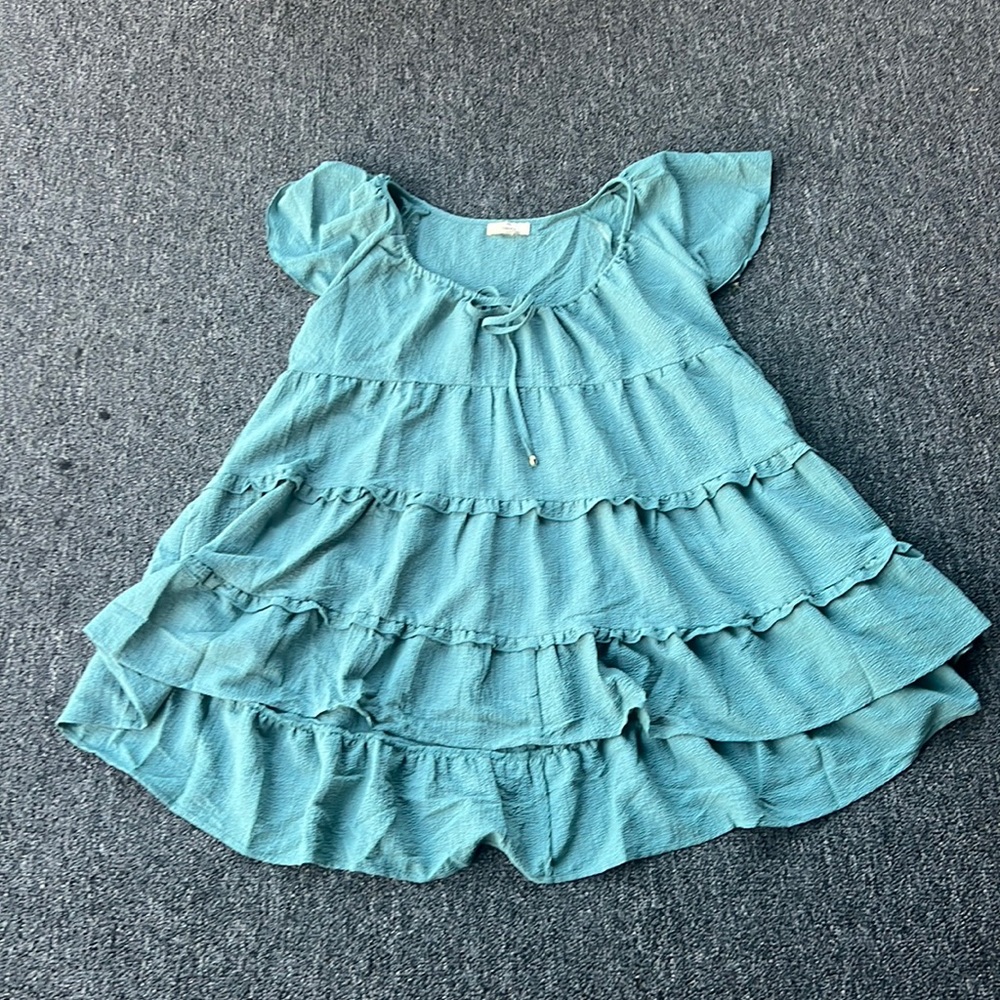 Women’s dress, size large.
